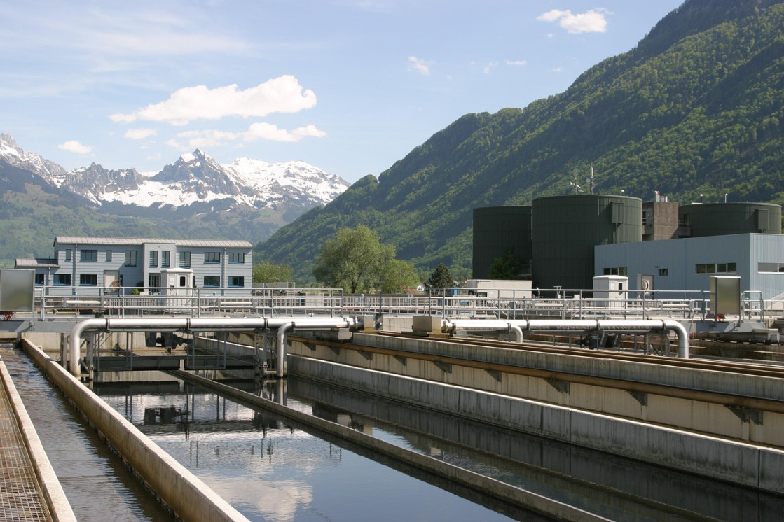 Water treatment plant using lime